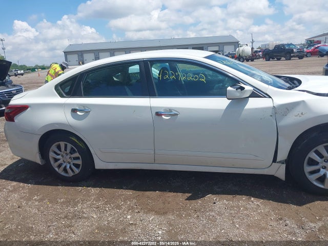 Nissan Altima 2.5 S 2018 1N4AL3AP3JC183120 Image 13