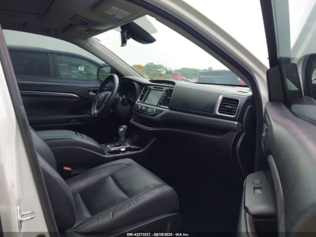 2017 TOYOTA HIGHLANDER 5TDDZRFH9HS389870 Photo 4