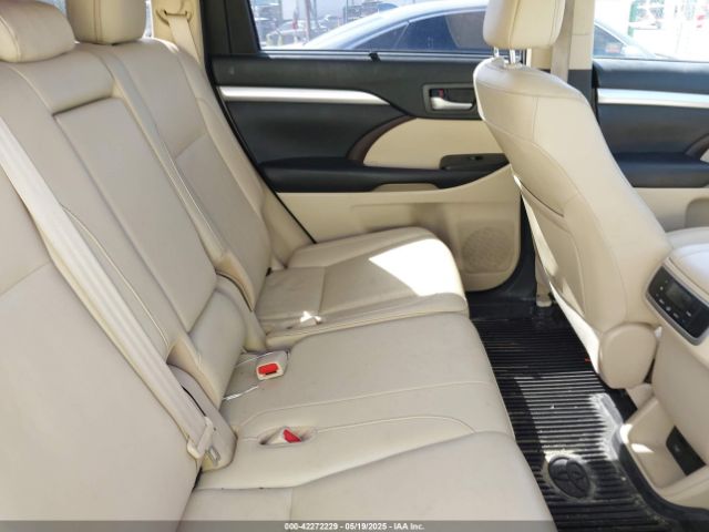 2019 TOYOTA HIGHLANDER 5TDKZRFH1KS290412 Photo 7