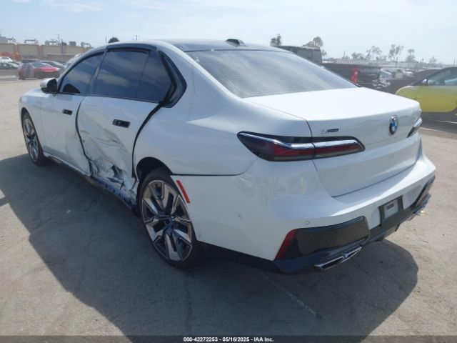 2024 BMW 760 WBA33EJ07RCP97937 Photo 2