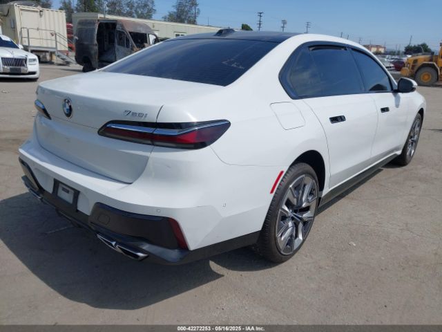 2024 BMW 760 WBA33EJ07RCP97937 Photo 3