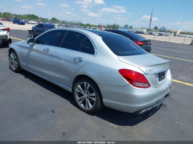 2018 MERCEDES-BENZ C 300 WDDWF4JB4JR316715 Photo 2