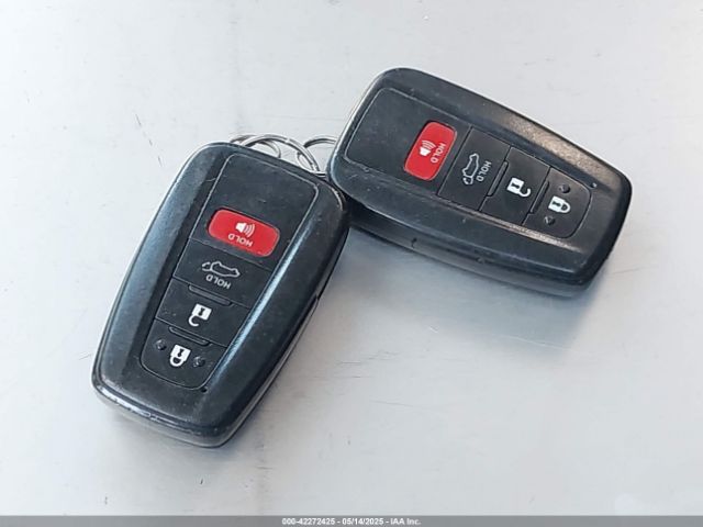 2T3A1RFV7KW063765 Toyota Rav4 Xle Premium
