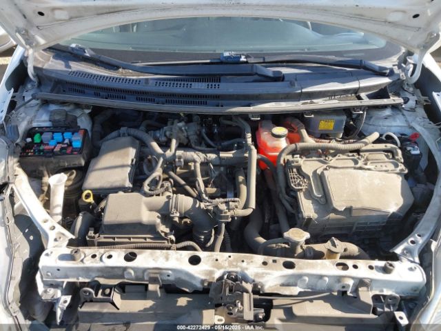 JTDKDTB3XE1564990 Toyota Prius C One