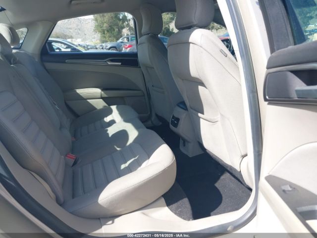 3FA6P0LU2KR206661 Ford Fusion Hybrid Se