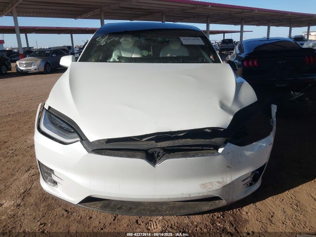 Tesla MODEL X 2020 5YJXCBE21LF238490 Image 13