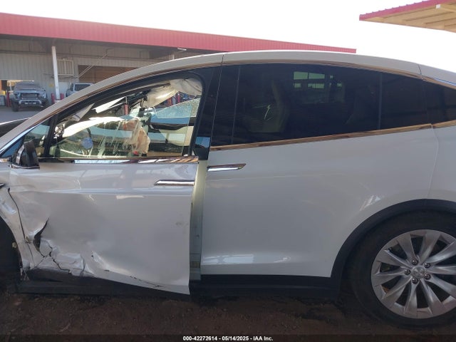Tesla MODEL X 2020 5YJXCBE21LF238490 Image 15