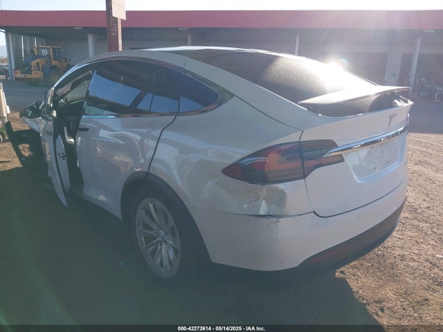 2020 TESLA MODEL X 5YJXCBE21LF238490 Photo 2