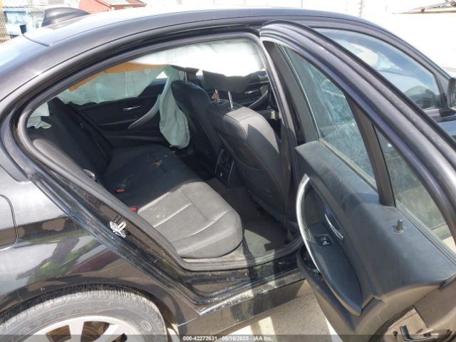 WBA8E1G3XHNU18829 BMW 320i