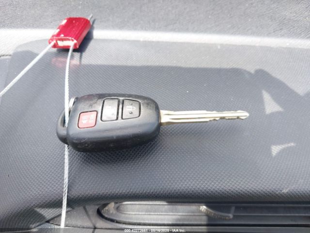 JTDKDTB31H1594528 Toyota Prius C One