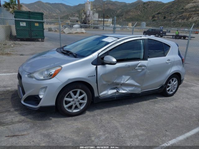 JTDKDTB31H1594528 Toyota Prius C One
