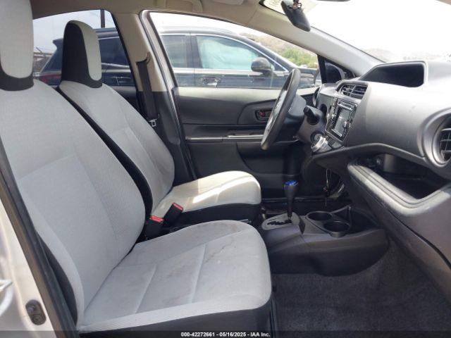 JTDKDTB31H1594528 Toyota Prius C One