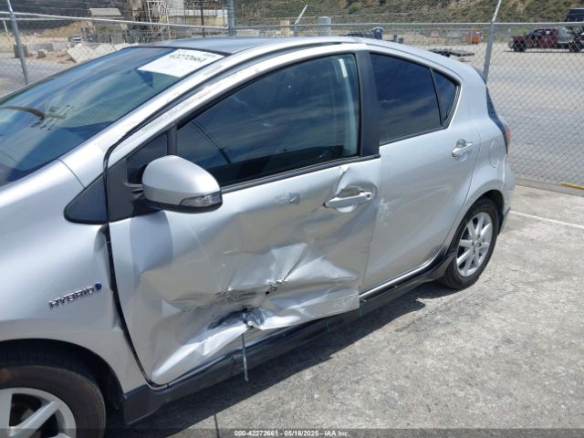JTDKDTB31H1594528 Toyota Prius C One