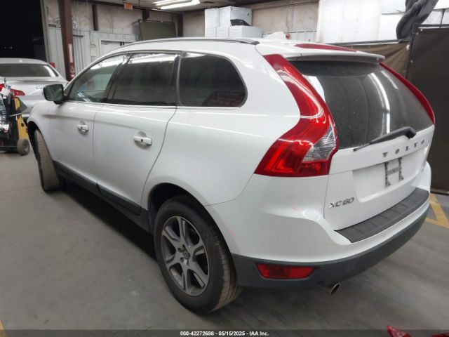 2011 VOLVO XC60 YV4902DZ4B2179224 Photo 2