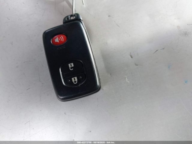 JTDKN3DU3F1962708 Toyota Prius Two