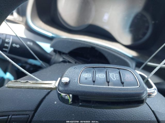 KM8J23A43MU400680 Hyundai TUCSON SE
