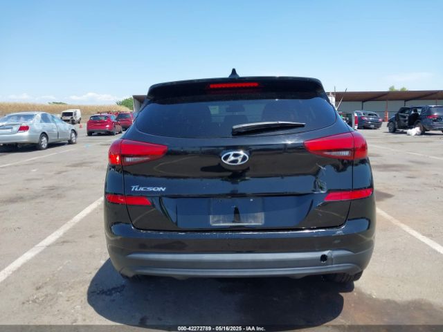 KM8J23A43MU400680 Hyundai TUCSON SE