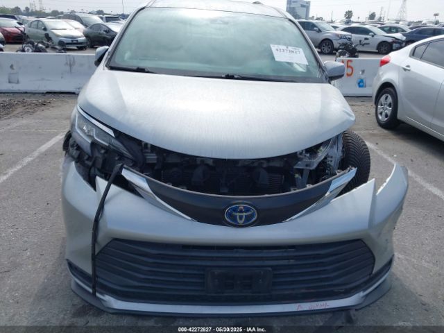 5TDKRKEC5MS010782 Toyota SIENNA LE
