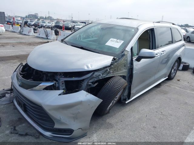 5TDKRKEC5MS010782 Toyota SIENNA LE