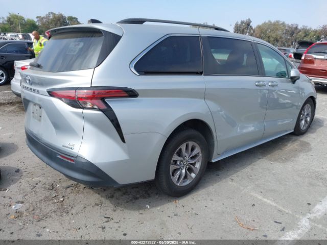 5TDKRKEC5MS010782 Toyota SIENNA LE