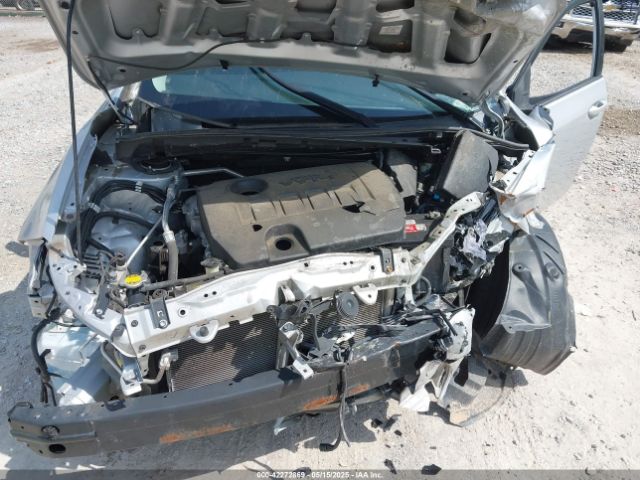 2T1BURHE2HC758621 Toyota COROLLA LE