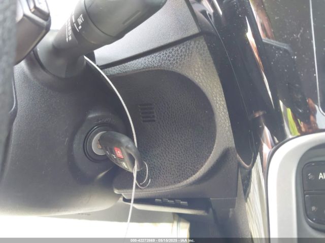 2T1BURHE2HC758621 Toyota COROLLA LE