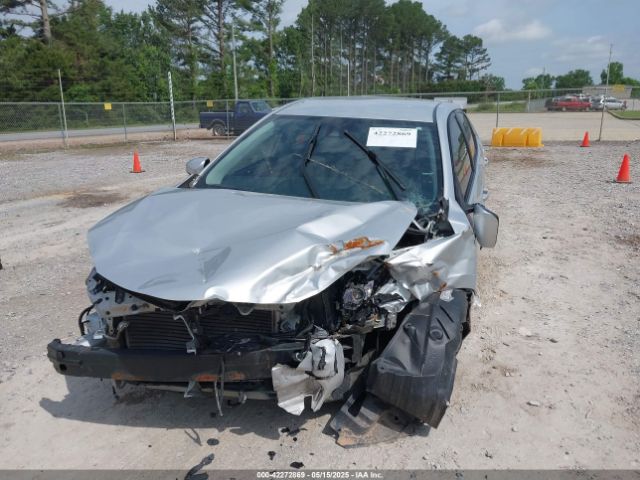 2T1BURHE2HC758621 Toyota COROLLA LE
