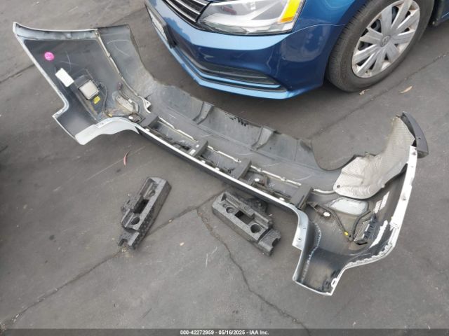 1C4RJEAG3LC202749 Jeep Grand Cherokee Laredo E 4x2