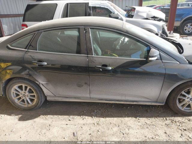 1FADP3F21FL385461 Ford FOCUS SE