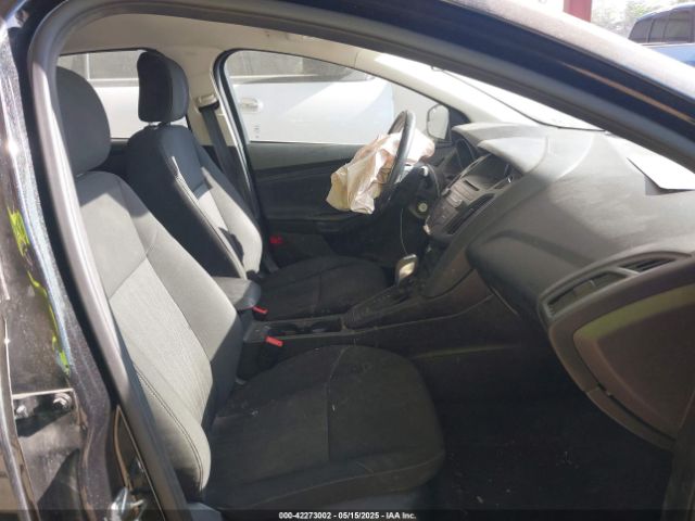 1FADP3F21FL385461 Ford FOCUS SE
