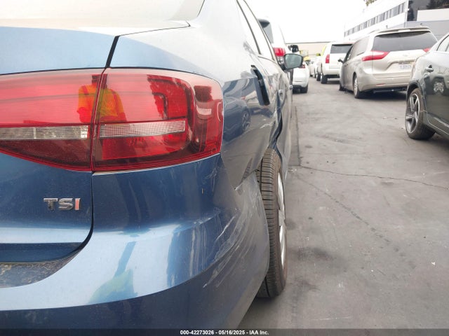 3VW267AJ3GM230286 Volkswagen Jetta 1.4t S
