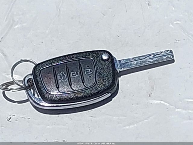 KM8J23A49HU354696 Hyundai TUCSON SE