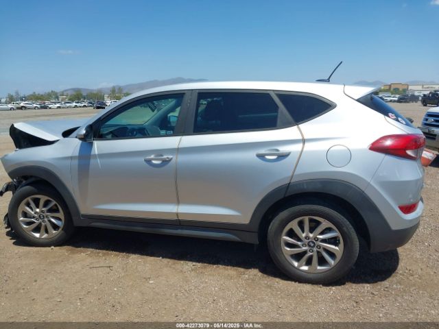 KM8J23A49HU354696 Hyundai TUCSON SE