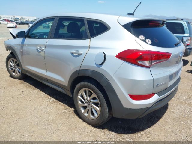 KM8J23A49HU354696 Hyundai TUCSON SE