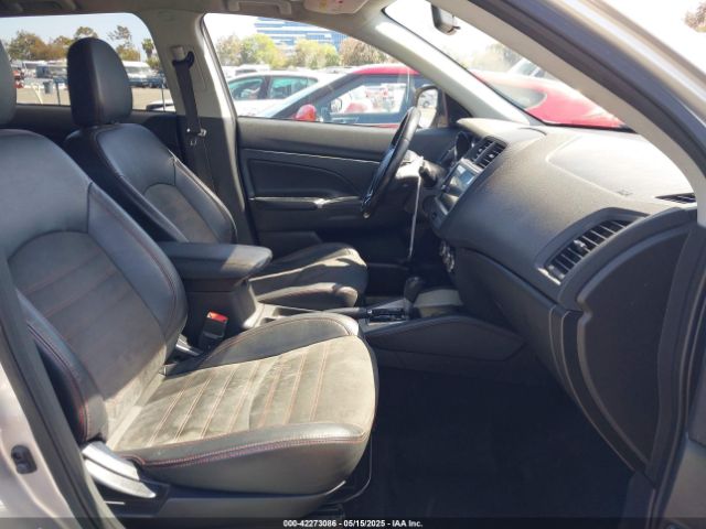 2018 MITSUBISHI OUTLANDER SPORT JA4AP3AW3JU014922 Photo 4
