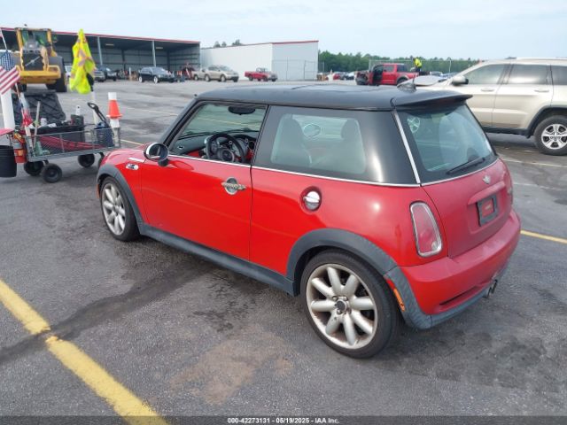 2006 MINI COOPER S WMWRE33576TJ35157 Photo 2