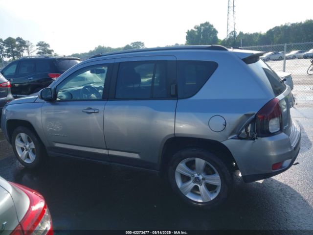 1C4NJDEB6GD718725 Jeep Compass Latitude