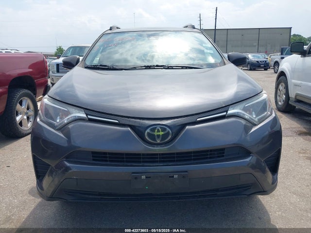JTMZFREV3HJ714421 Toyota RAV4 LE