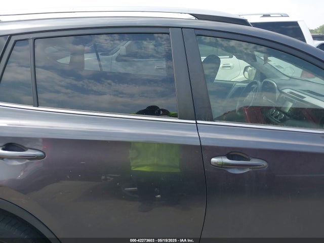 JTMZFREV3HJ714421 Toyota RAV4 LE
