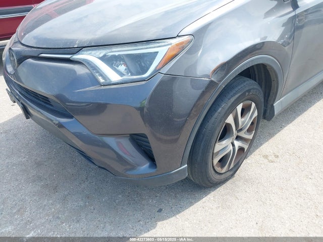 JTMZFREV3HJ714421 Toyota RAV4 LE