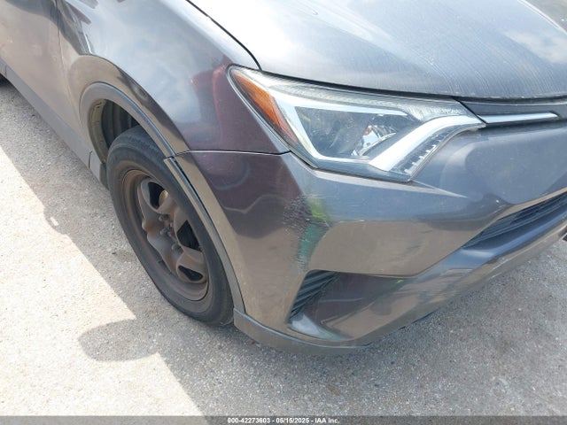 JTMZFREV3HJ714421 Toyota RAV4 LE
