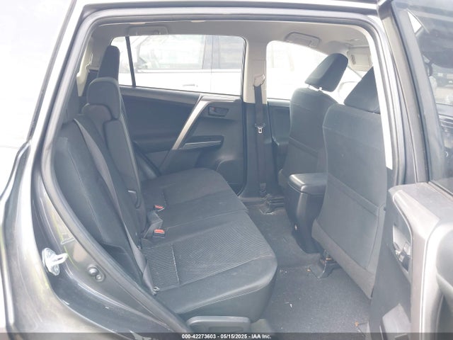 JTMZFREV3HJ714421 Toyota RAV4 LE