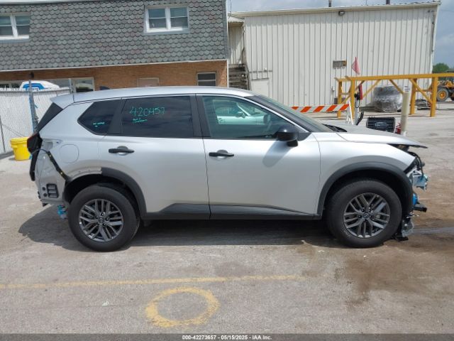 5N1BT3AB4SC834268 Nissan Rogue S Intelligent Awd