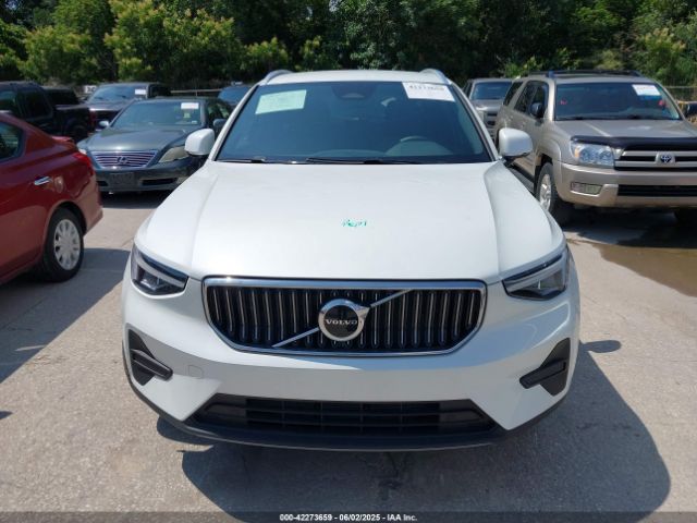YV4L12UJ8S2544646 Volvo Xc40 B5 Core Bright Theme