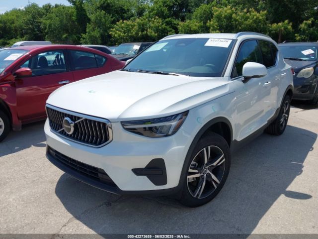 YV4L12UJ8S2544646 Volvo Xc40 B5 Core Bright Theme