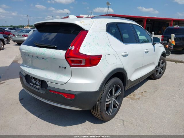 YV4L12UJ8S2544646 Volvo Xc40 B5 Core Bright Theme