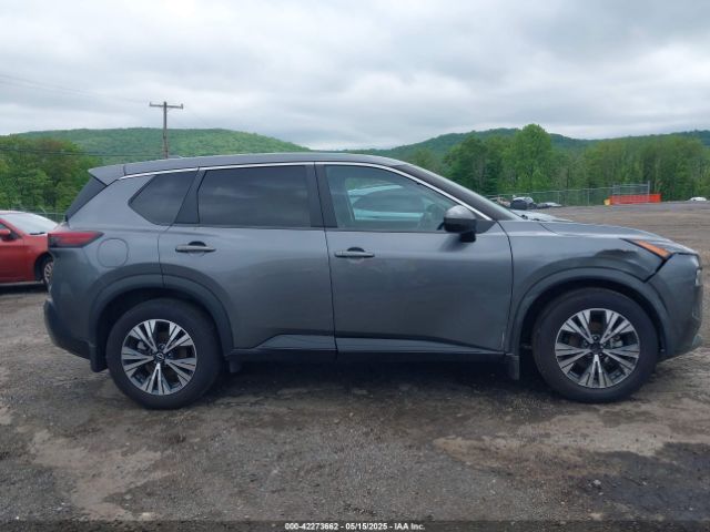 5N1BT3BBXNC685187 Nissan Rogue Sv Intelligent Awd