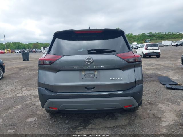 5N1BT3BBXNC685187 Nissan Rogue Sv Intelligent Awd