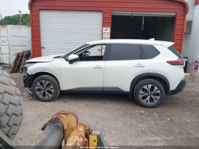 5N1AT3BB5MC814656 Nissan Rogue Sv Intelligent Awd