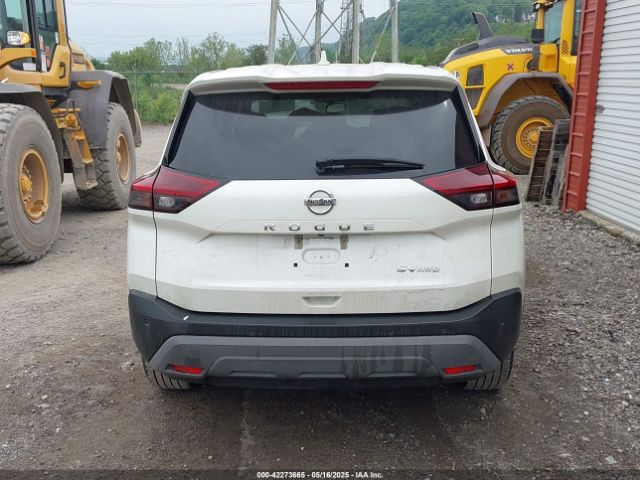 5N1AT3BB5MC814656 Nissan Rogue Sv Intelligent Awd